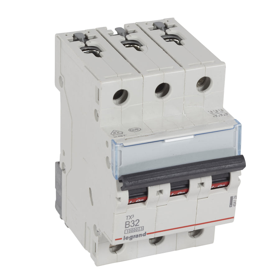 Disjoncteur miniature TX3 32 A, 400 V, 3P, 10kA, 60 Hz – Legrand 404129