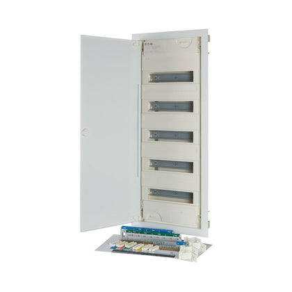 Coffret de distribution compact encastré, 5 rangées, 60 modules, porte métal plate – EATON 302414